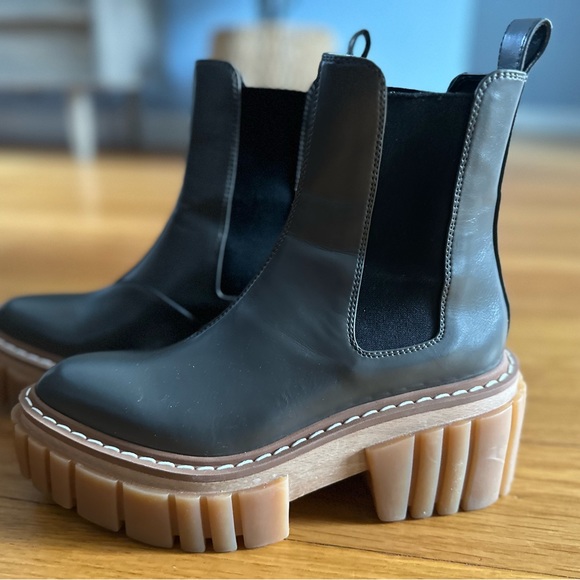 Stella McCartney Black Ankle Boots with Tan Soles - Picture 1 of 5